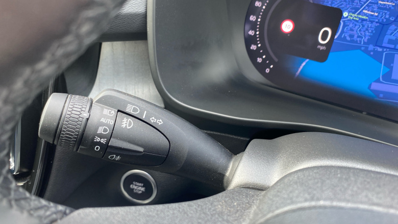 Volvo XC40 2.0 B4P Ultra Dark 5dr Auto Petrol Estate